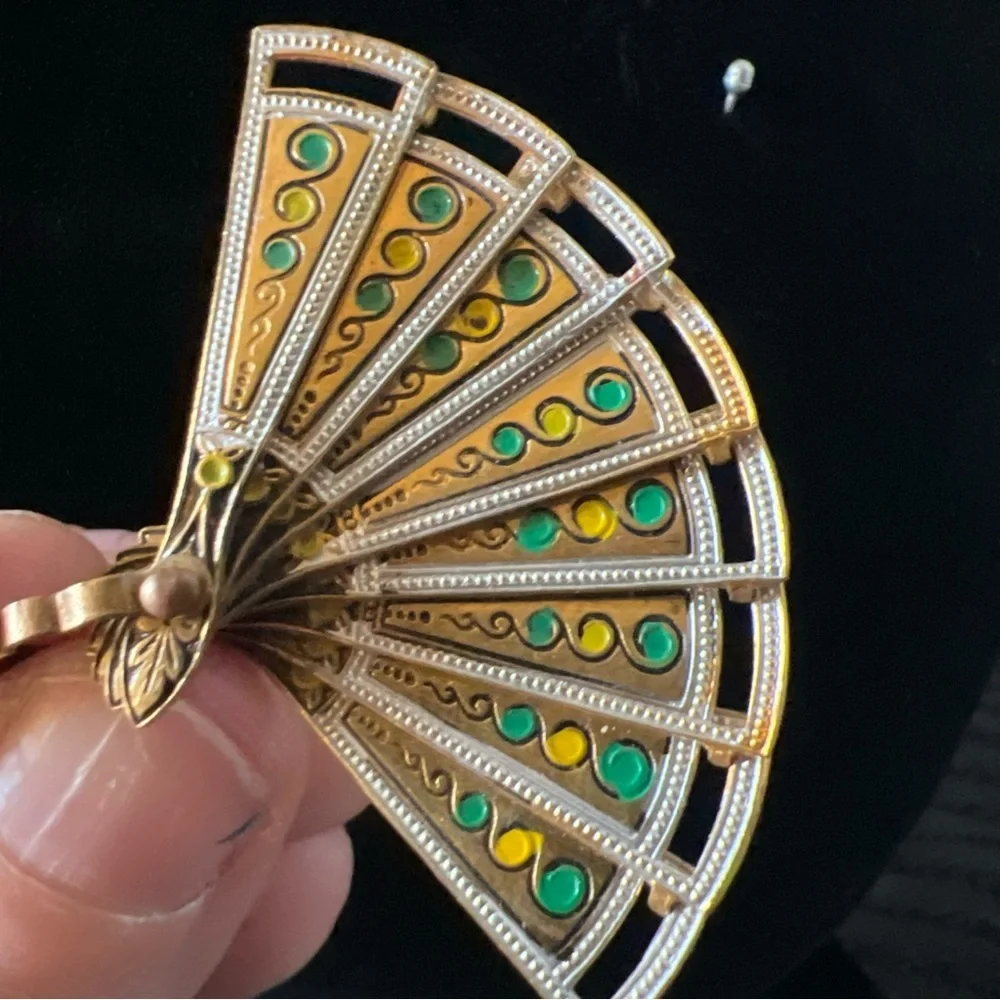 Vintage Goldtone Enamel Reticulated FAN  Brooch